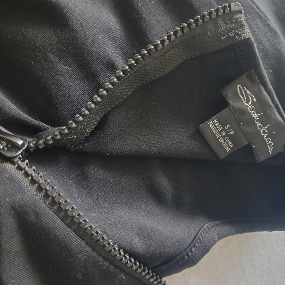 Elegant Bodycon Black Dress - Picture 2 of 9